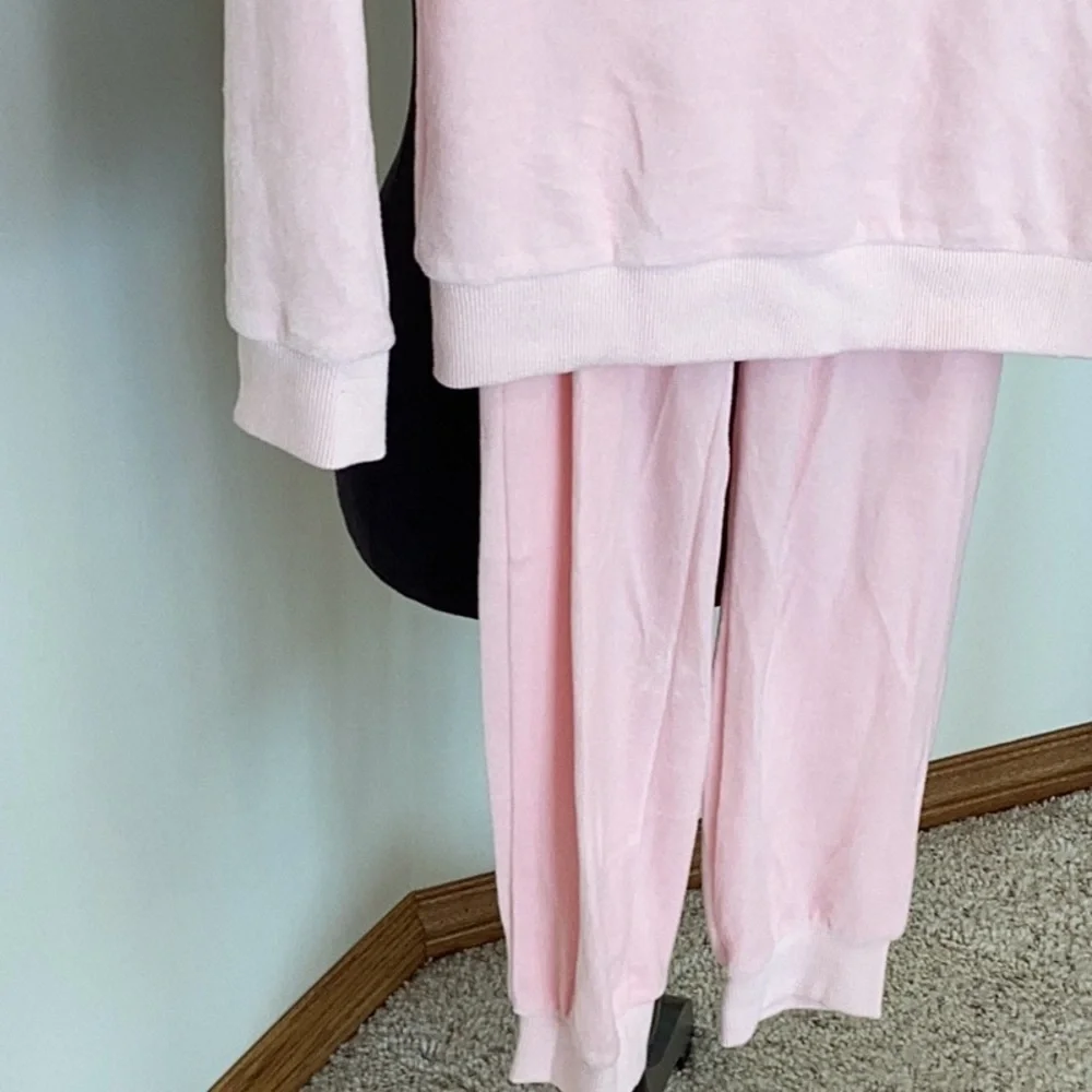Juicy Couture light pink soft lounge outfit. Kids size 8/10. 🔥New with tags🔥